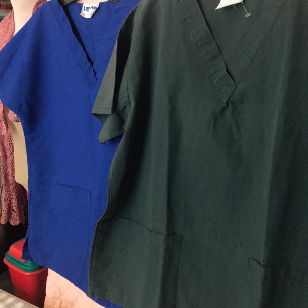 🎁free:Scrub tops 2 pcs - Picture 2 of 3